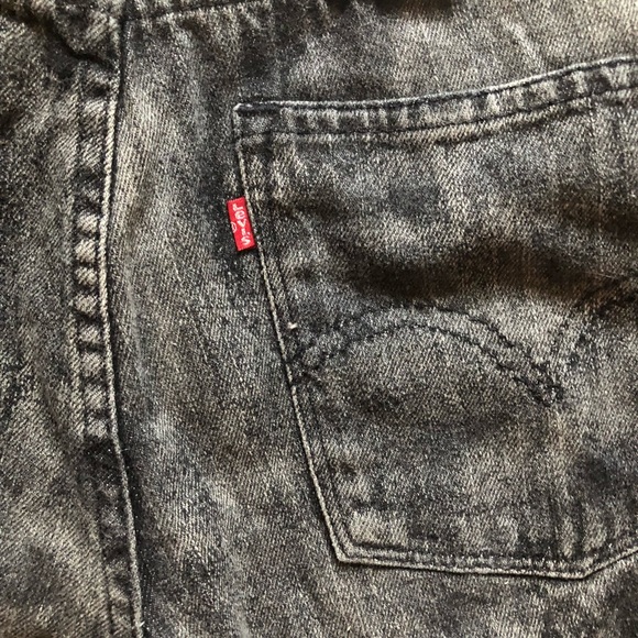 Levi's washed black denim shorts - Picture 3 of 8